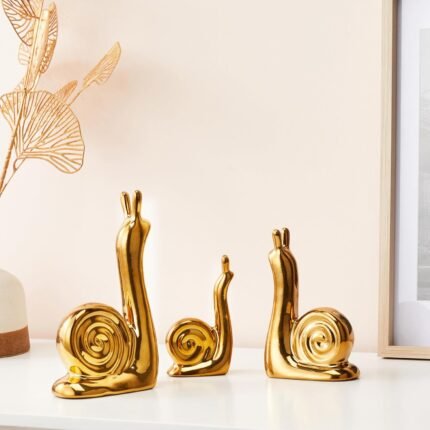 Snail Family Ceramic Finish Figures - Timeless Elegance for Home Décor